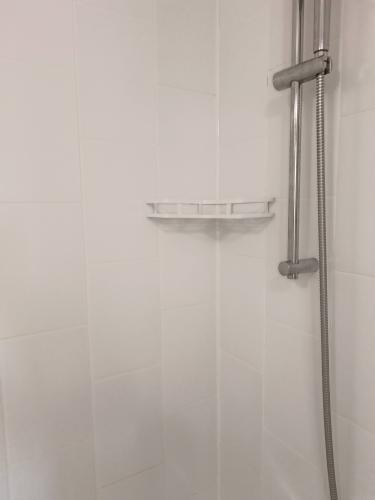 Установка отдельностоящей стиральной машины с подключением