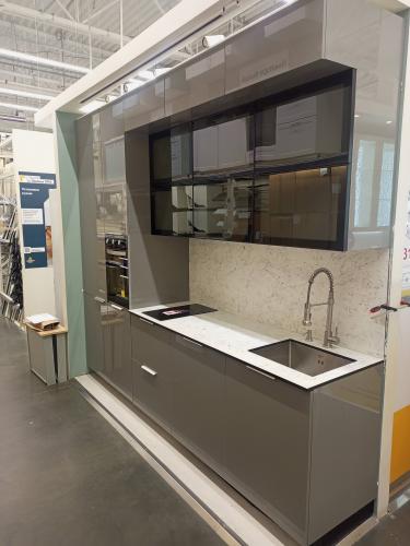 Установка механизма Free-Fold / Free Flap / Free Slide Сборка и установка кухонного каркаса Установка и подключение интегрированной мойки