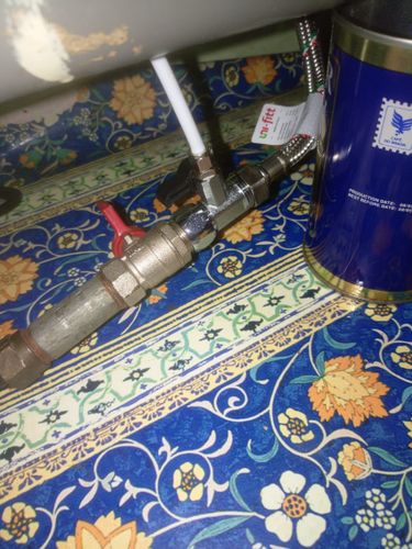 Установка проточного фильтра под мойку