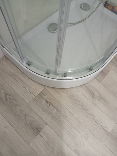 Установка душевой кабины шириной до 120 см