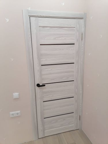 Установлена складная конструкция, закреплены направляющие, проверена плавность движения, отрегулированы петли, зафиксированы панели, выполнена отделка стыков, проверена надежность креплений.