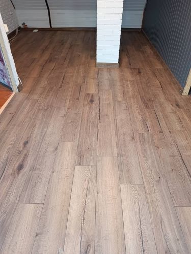 Монтаж пластикового плинтуса