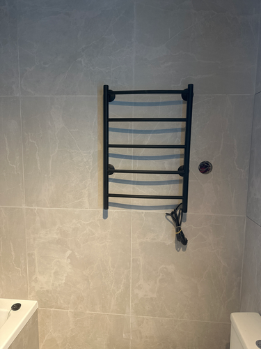 Монтаж электрического полотенцесушителя