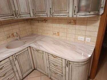 Установка столешницы ДСП Закругление столешницы ДСП Установка и подключение врезной мойки