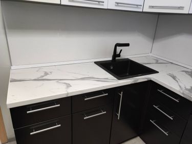 Установка и подключение электрической варочной поверхности Установка и подключение смесителя Демонтаж духового шкафа с сохранением