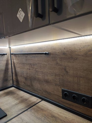 Подключение и монтаж светодиодной ленты с коробом для ленты