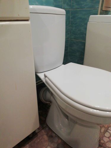 Установлено новое сантехническое оборудование, подключено к водопроводу и канализации, проверена герметичность соединений, выполнена регулировка бачка, проведена уборка рабочего места.