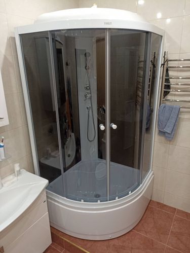 Установка душевой кабины шириной до 100 см