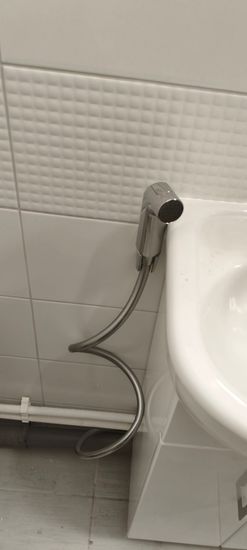 Установка гигиенического душа Демонтаж раковины Демонтаж смесителя