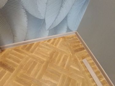 Монтаж пластикового плинтуса