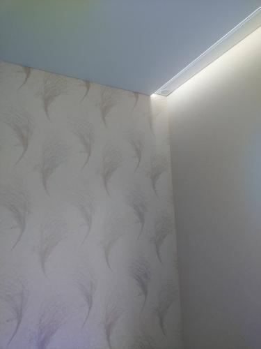 Поклейка флизелиновых /виниловых обоев свыше 40 кв.м