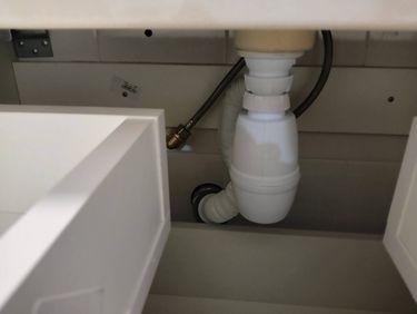 Установка смесителя (на готовые коммуникации)