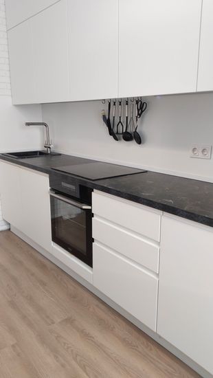 Установка столешницы ДСП Установка и подключение врезной мойки Установка и подключение электрической варочной поверхности