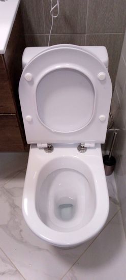 Установлена новая арматура, заменены прокладки, устранены протечки, отрегулирован слив, проверена герметичность соединений, обновлено крепление, проведена очистка поверхности.