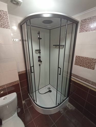 Установка душевой кабины шириной до 90 см