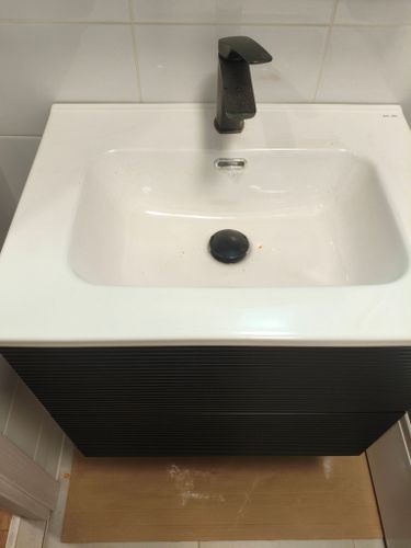 Установка комплекта: Тумба + Раковина + смеситель + зеркало