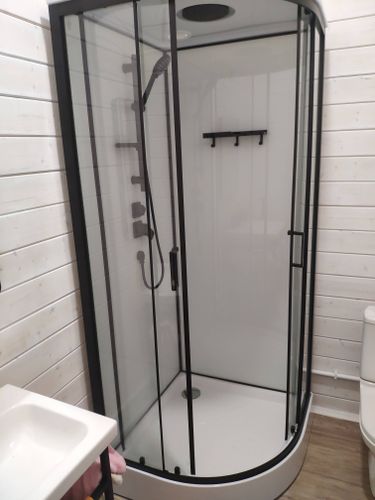 Установка душевой кабины шириной до 90 см