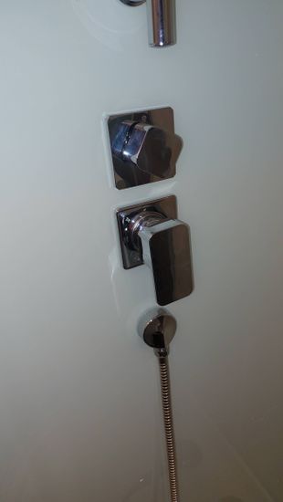 Установка душевой кабины шириной до 90 см