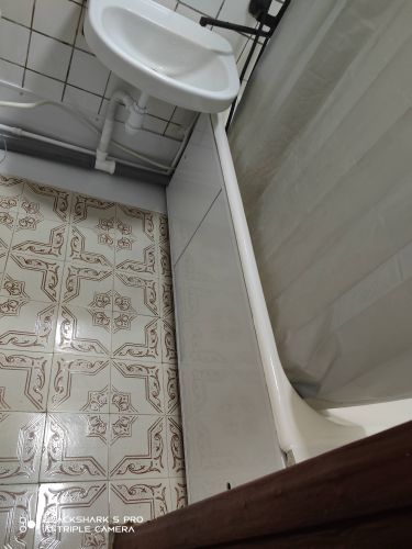 Установка экрана под ванну