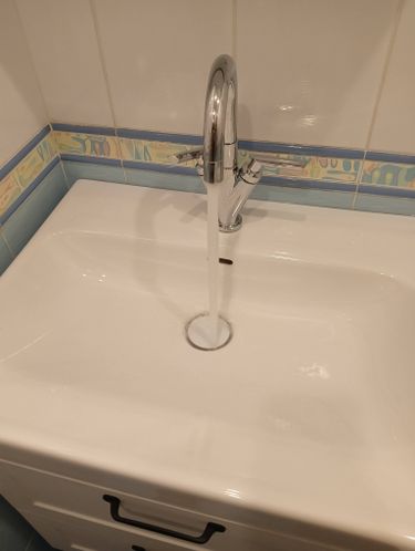 Установка смесителя (на готовые коммуникации)