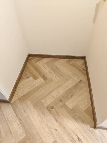 Монтаж деревянного/мдф плинтуса