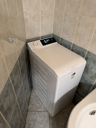 Установка отдельностоящей стиральной машины с подключением