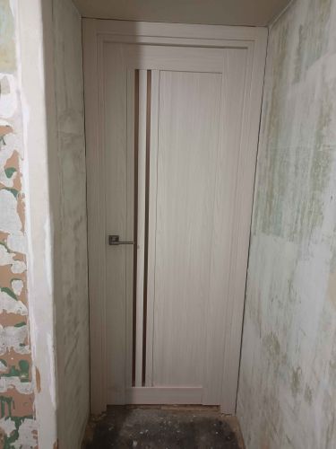 Установлена складная конструкция, закреплены направляющие, зафиксированы панели, проверена плавность движения, отрегулированы петли, обеспечена герметичность, завершены отделочные работы.