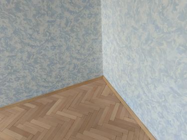 Монтаж пластикового плинтуса