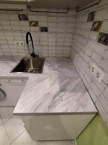 Установка и подключение врезной мойки Установка столешницы ДСП Установка и подключение смесителя