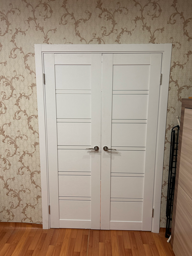 Установка межкомнатной двухстворчатой двери