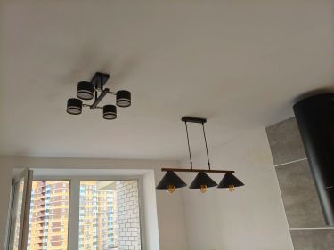 Установка люстры в сборке
