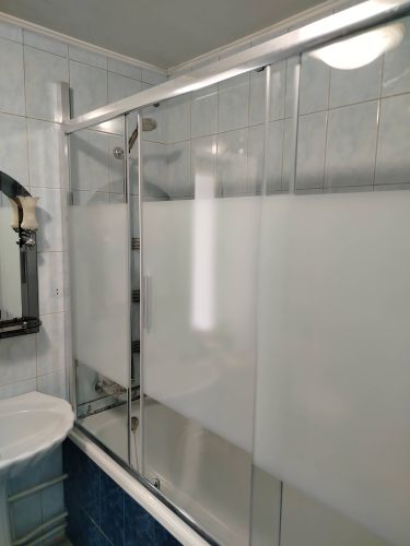 Установка ширмы на ванну шириной свыше 111 см