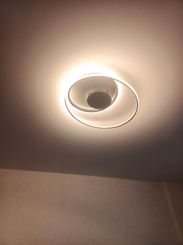 Установка люстры в сборке