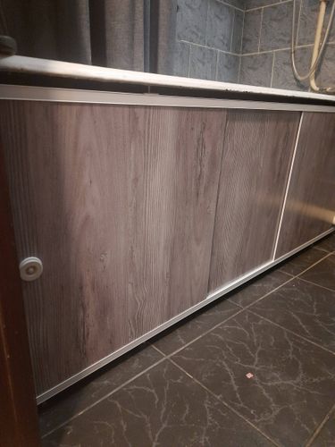 Установка экрана под ванну