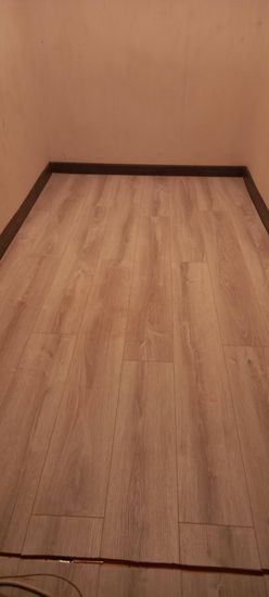 Монтаж пластикового плинтуса