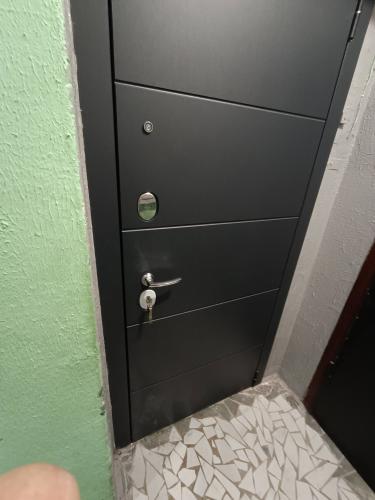 Замена (установка) замка металлической входной двери