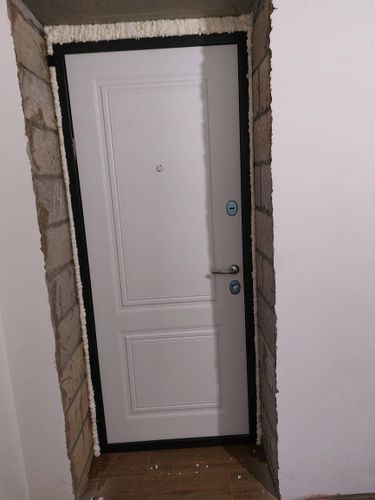 Установка входной двери весом до 95 кг