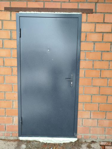 Установка входной двери весом до 95 кг