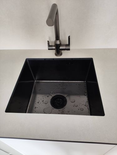 Установка и подключение подстольной мойки Монтаж/демонтаж розетки/выключателя Выпил одного отверстия/углубления/присадка под петлю в материалах HPL/Камень