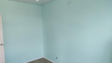 Покраска обоев в 2 слоя