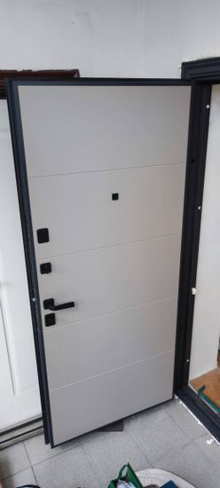 Установка входной двери весом до 95 кг