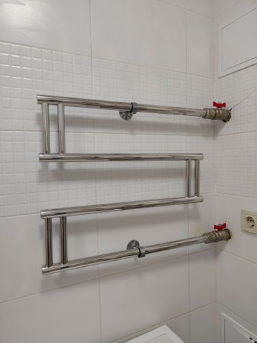 Монтаж водяного полотенцесушителя на готовую подводку (без подгонки)