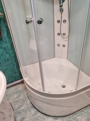 Установка душевой кабины шириной до 90 см