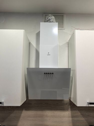 Установка и подключение вытяжки