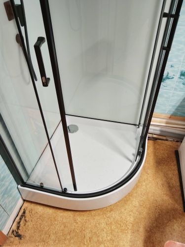 Установка душевой кабины шириной до 90 см