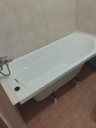 Установка акриловой/стальной ванны