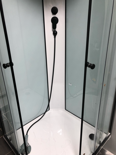 Установка душевой кабины шириной до 90 см