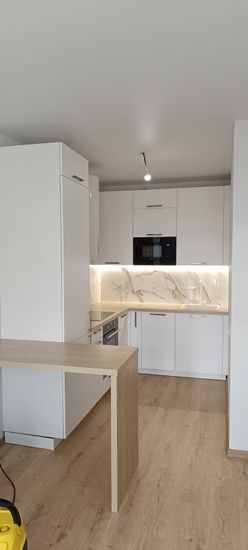 Установка дополнительной розетки с подведением коммуникаций