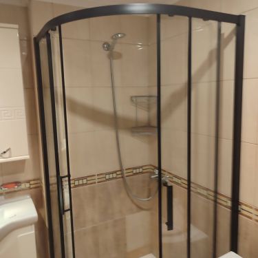 Установка душевой кабины шириной до 90 см