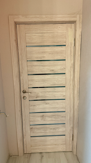 Установка межкомнатной одностворчатой раздвижной навесной двери без отделки проема